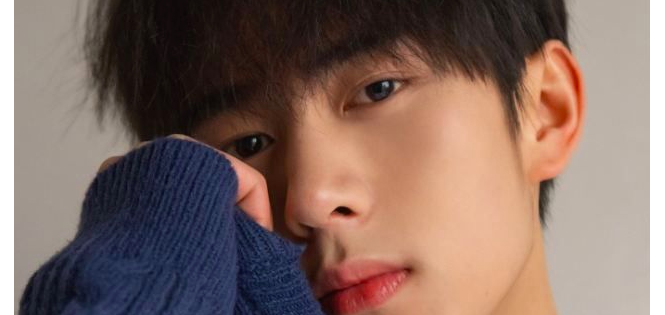 眼神清澈的奶狗 🥚 鸡蛋同学