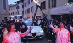 “CP太真实了”：《巅峰对决》双男主完成冬奥会火炬传递