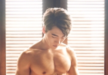 GAY网专访｜天菜建筑工男优成宫仁拍男色写真