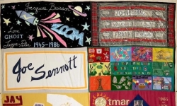 人们在它面前哭泣”：美术馆展出英国「艾滋病被子」