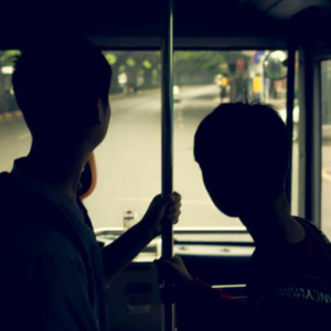 他们 18 岁，感染了艾滋