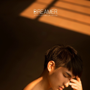 楼小阁：阳光下男体的肤色