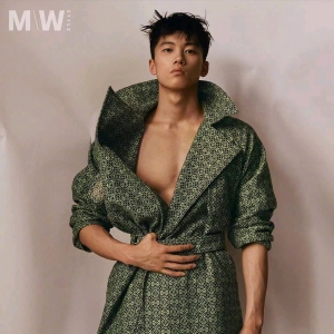 汪顺《周末画报》春夏男装特刊肌肉写真