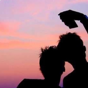 第一次，我是被他勾引的