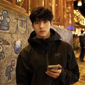 白皮肌肉男大自拍