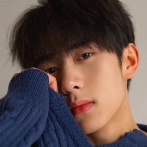 眼神清澈的奶狗 🥚 鸡蛋同学