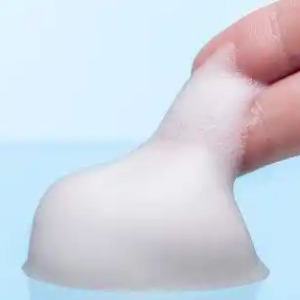 Gay 的桌面上到底有多少护肤品