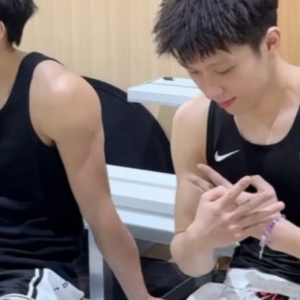 直男体育生之间到底会不会萌生同性取向？