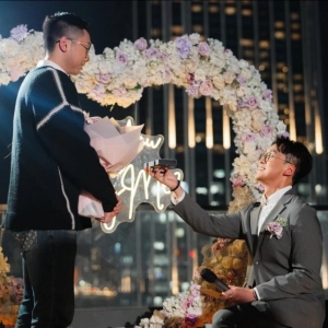 香港有线电视新闻台主播陈书君与同性伴侣订婚